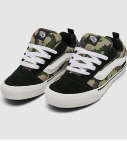 Vans Knu Skool little boys 11.5 camo (location 92694)