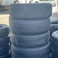 SET OF TIRE 195 65 15 Michelin 85% LIFE