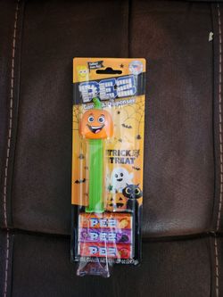 HALLOWEEN PEZ. PUMPKIN. SO CUTE.