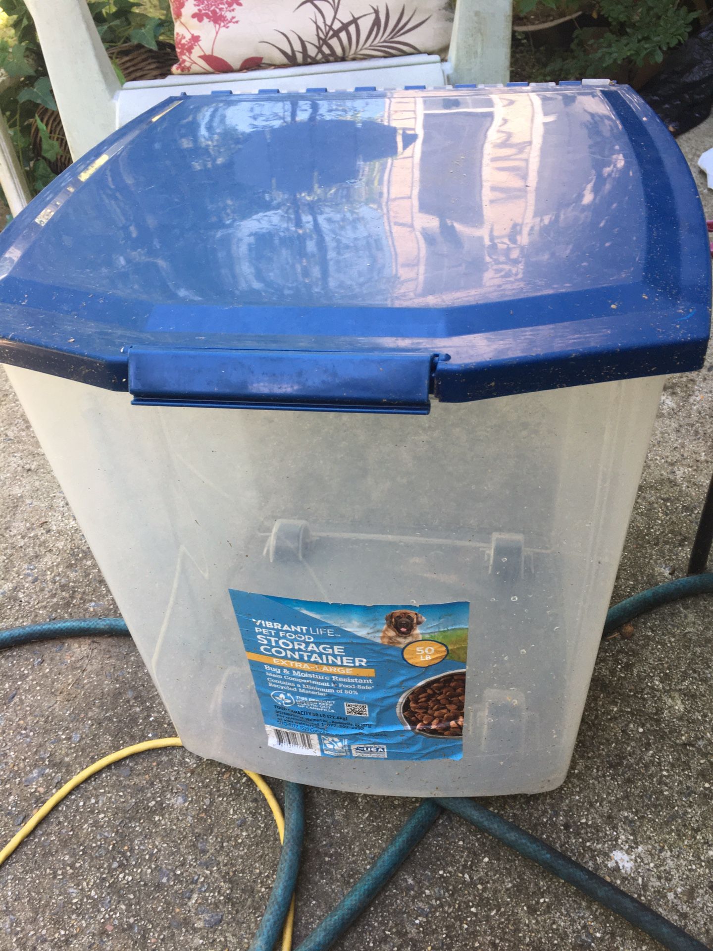 New Pet Foot Container On Wheels