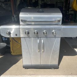 Gas Grill With Side Burner