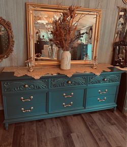 Gorgeous Peacock Teal & Gold 9 dr Dresser