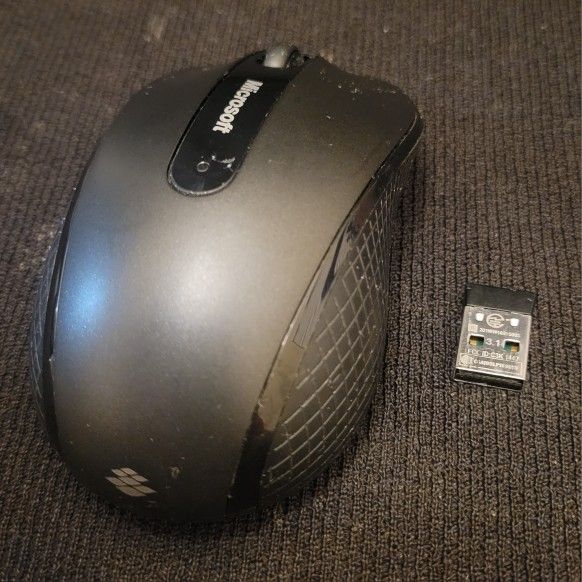 Microsoft Wireless Mobile Mouse 4000 - Model 1383 - USED