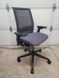Steelcase Think V2 3D Mesh Ergonomic Computer Desk Office Chair