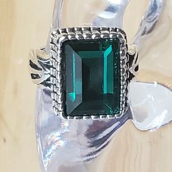 Antique Silver Stone Vintage Jewelry Ring For Men and Women Size 8.5 Rings Color Green