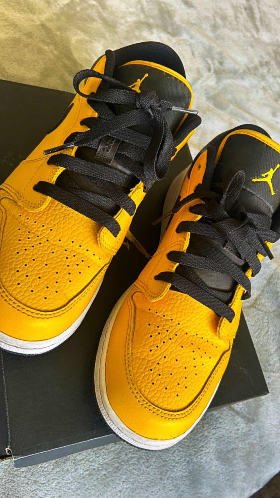NIKE AIR JORDAN