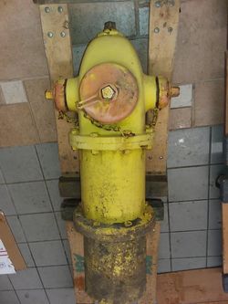 1978 3 spout fire hydrant all sections present