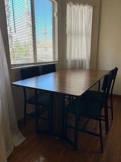 5-Piece Extendable Dining Room Table & 4 Cushion Chairs