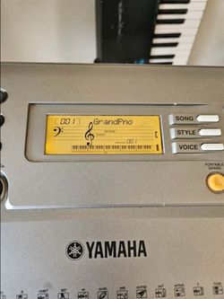 Yamaha YPT-310 61-Key Portable Keyboard with Stand