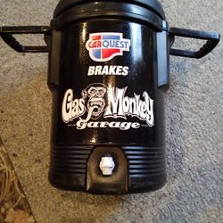 GAS. MONKEY  GARAGE. 5 GAL COOLER  NEW CONDITION CLEAN AS A PIN COOLAZZ COOLER