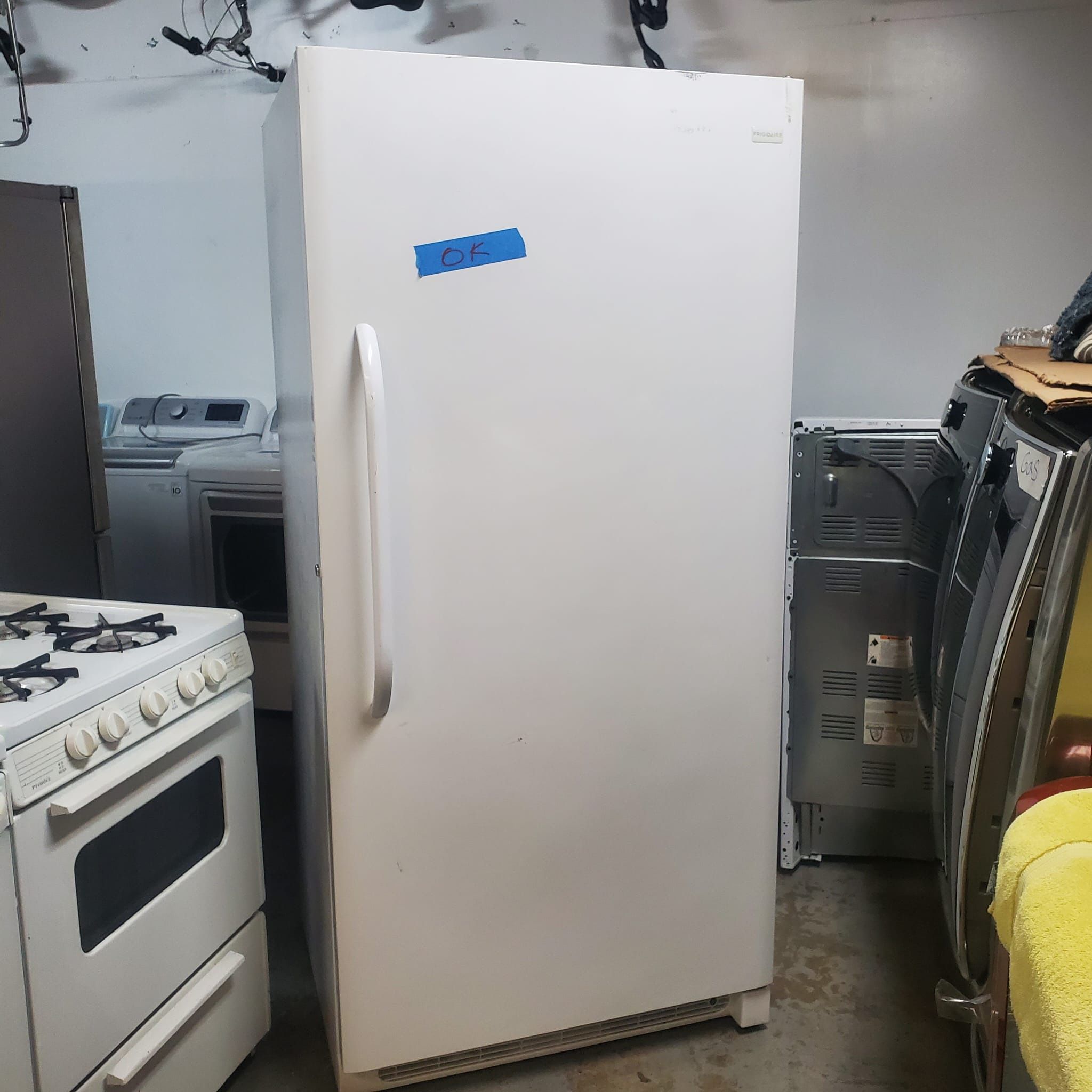 Big freezer with 32 inches and height 72 1/2 Frigidaire