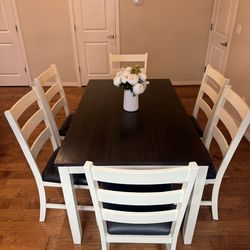Dining table & 6 chairs