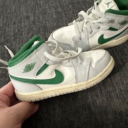 Jordan 1 Mid Toddler Size 9.5 