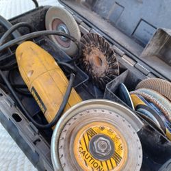 Dewalt 4 1/2 Heavy Duty  Angle  Grinder