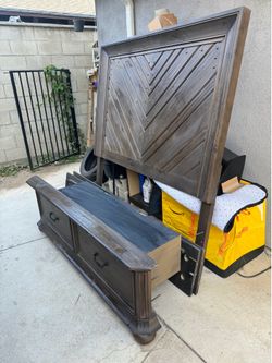 Queen Bed with drawers