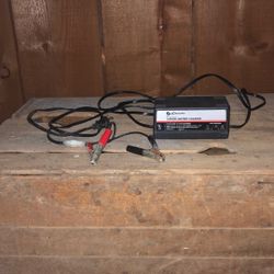 Schumacher One Amp Trickle Battery Charger