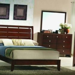 Brand New 5pc Queen/king bedroom set