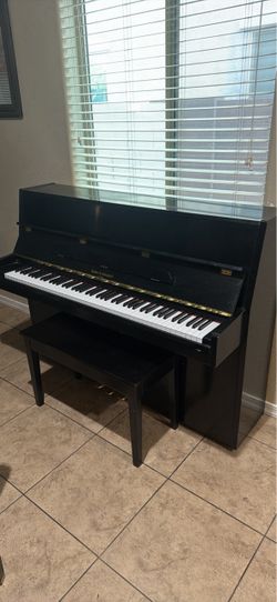 Kholer & Campbell upright piano (Mint)