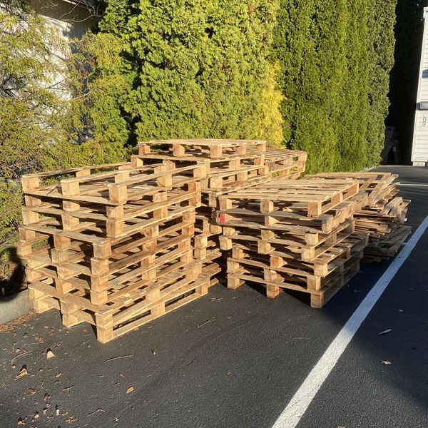 Free Pallets! for Sale in Kirkland, WA OfferUp