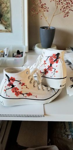 hand painted white converse size 6