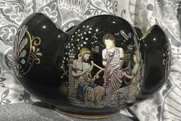 Greek Fakiolas Porcelain Scallop Bowl - Hand Painted 24K Gold Antique Design