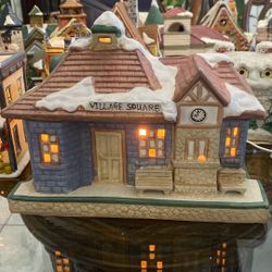 CHRISTMAS VILLAGE CON LUZ  7” Inch height / X 10” Inch. Width