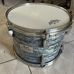 Pearl Tom