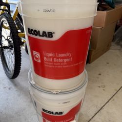 Eco lab laundry detergent 5gal