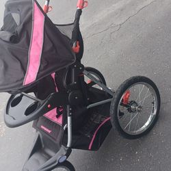 BABY STROLLER EXCELLENT CONDITIONS USED LIKE NEW 