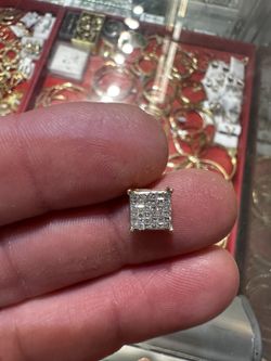 14 K Diamond earring