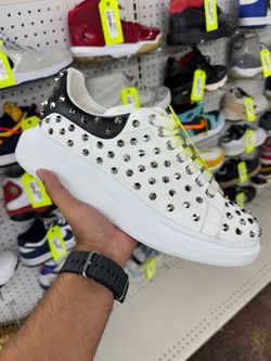 ALEXANDER MCQUEEN OVERSIZED STUDDED SNEAKERS SIZE 45 USED WITH BOX