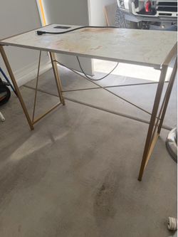 Foldable table with light and USB $15