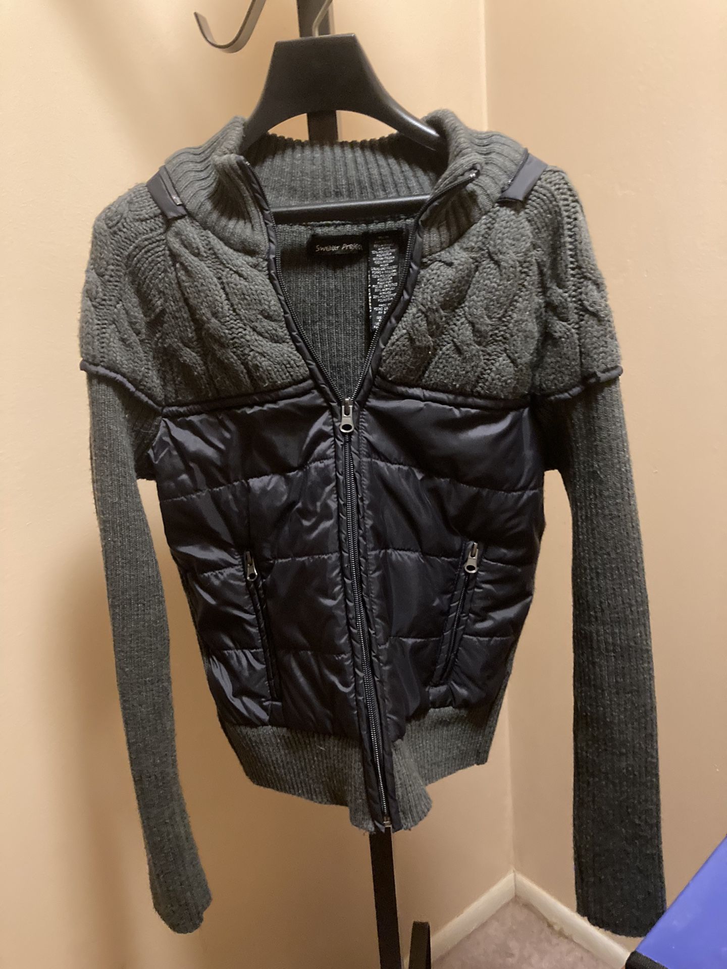 Perfect Condition Size M Sweater Hoodie Jacket