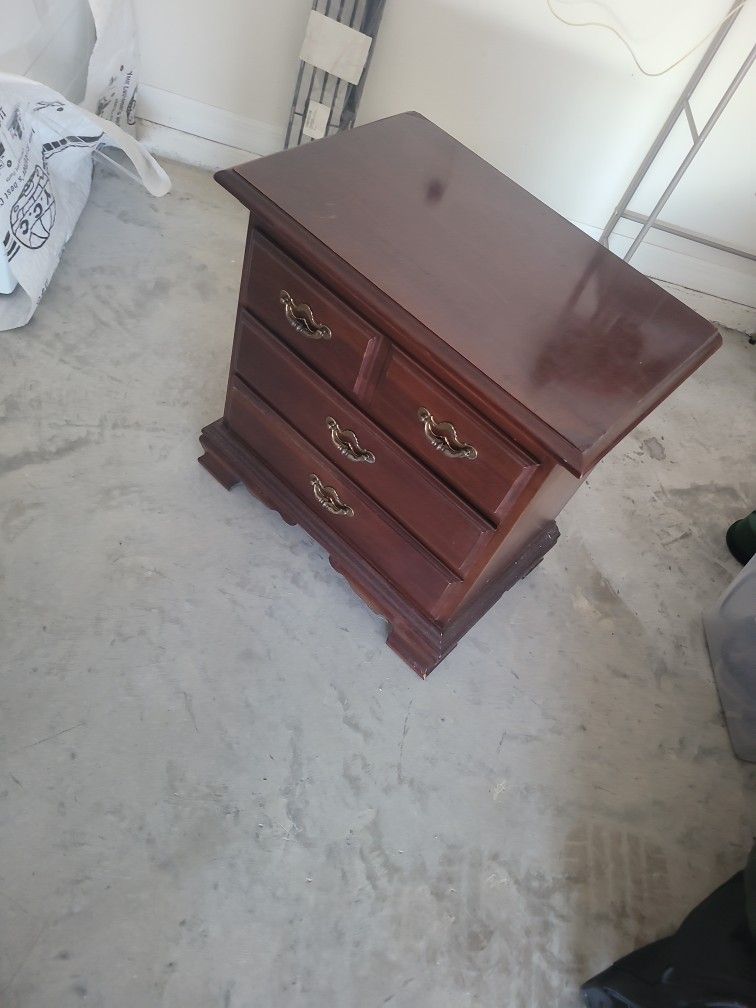 Thomasville Wood Bed Drawer Dresser Nightstand