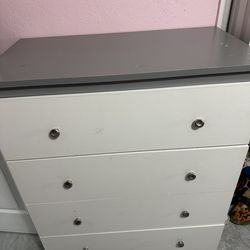Baby Room Set, 2 dresser and a baby crib