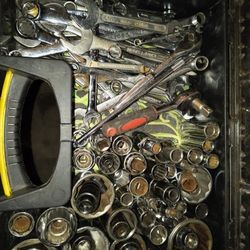 37 Wrenches 47 Sockets 2 Rachets And 1 Extension 