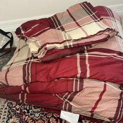 Comforter And 2 Pillow Case