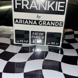 Ariana Grande Perfume 