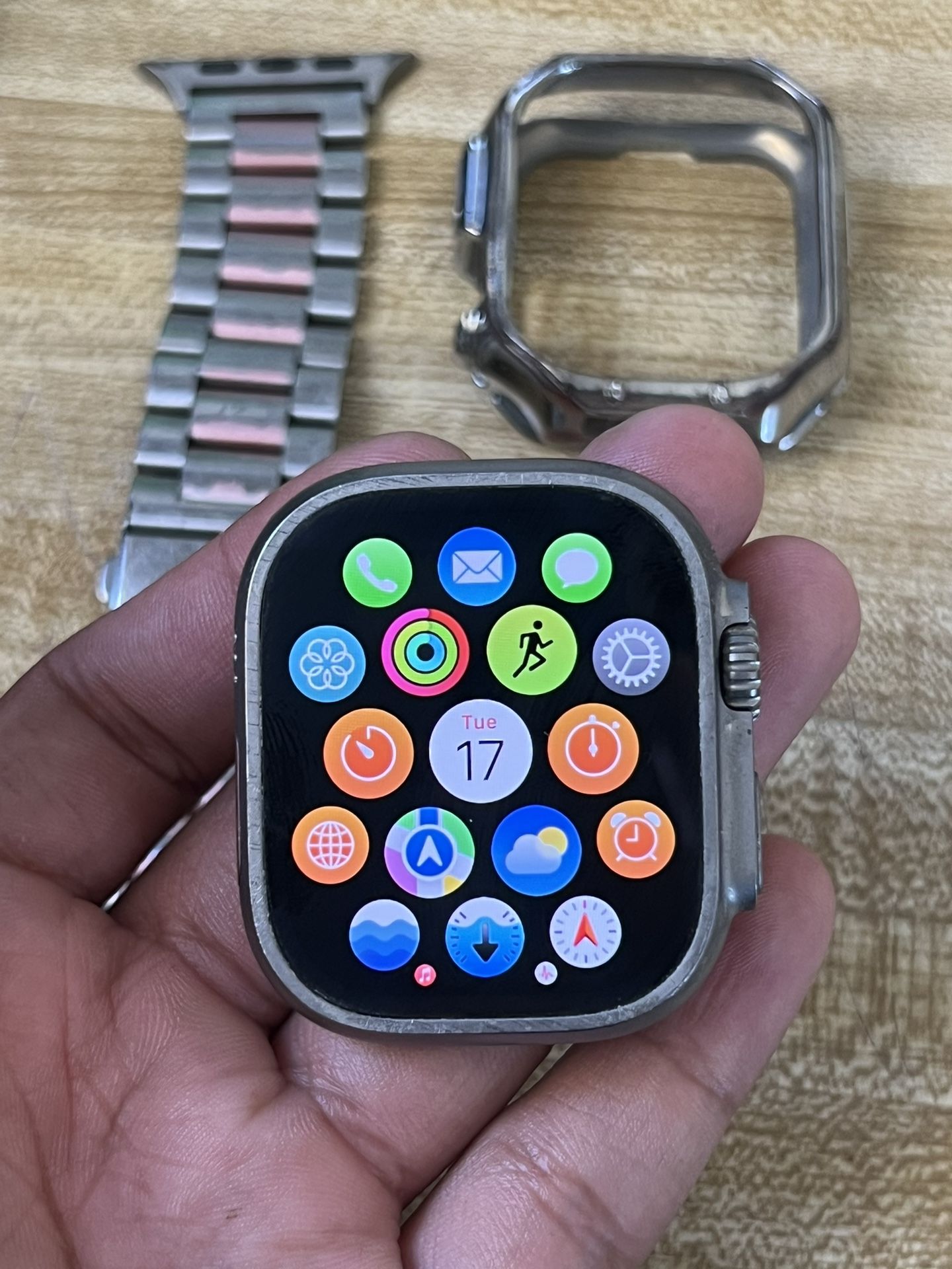 Apple Watch Ultra 2 49mm Cellular+ Wi-Fi With Band And Charger