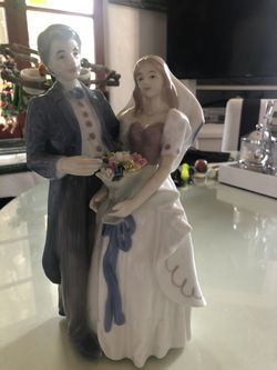 Mallorca wedding couple statue