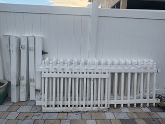 38 ft long - 3 ft high white vinyl picket fence