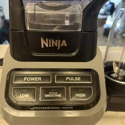 NINJA 1000W With Three Jars