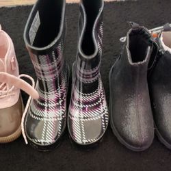 Girls boots size 10-11