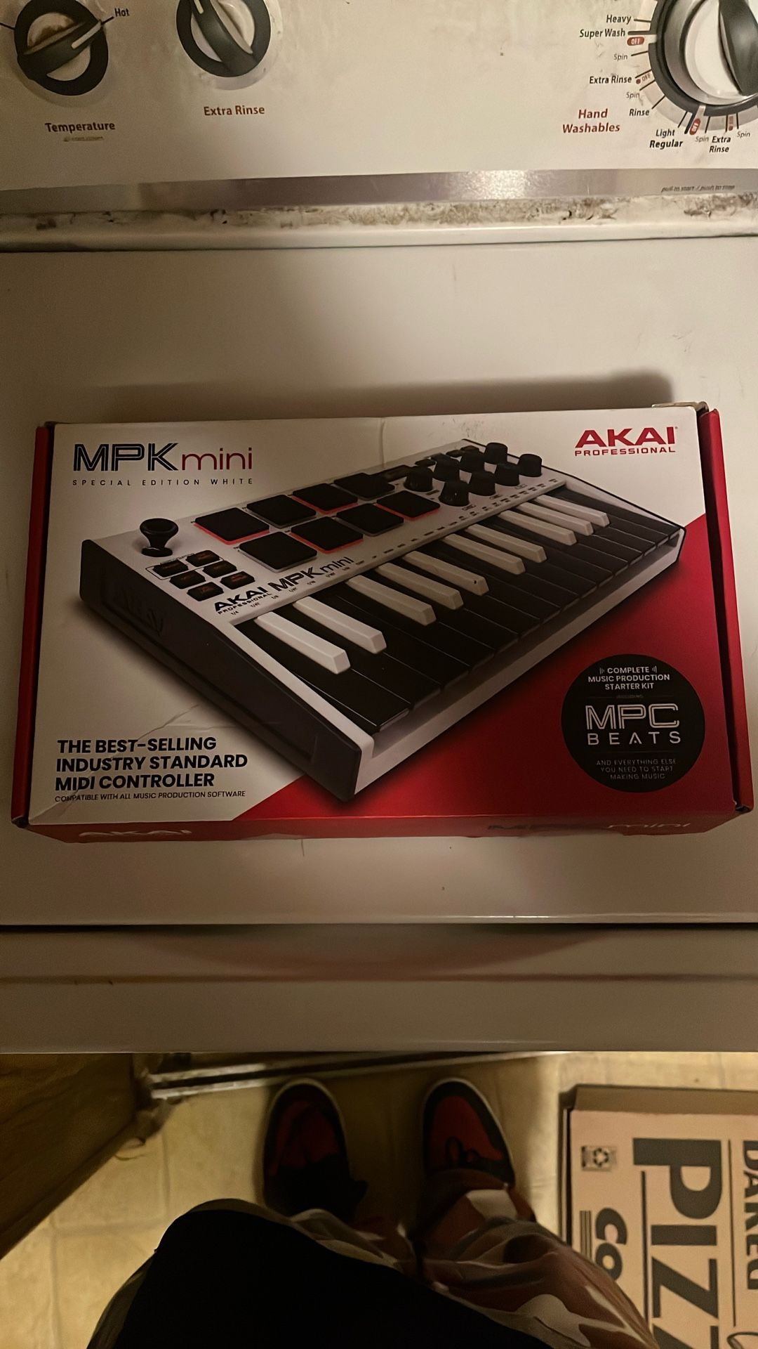 Akai MPK Mini Keyboard and Pad Controller Beat Making Machine