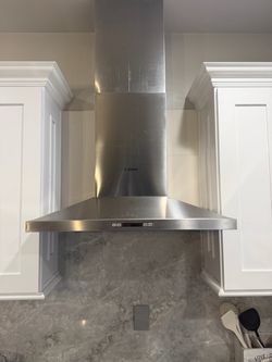 Bosch Stainless Steel Wall Mount Range Hood