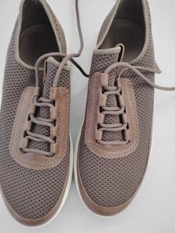 Ecco Women Slip On Lace Sneakers 