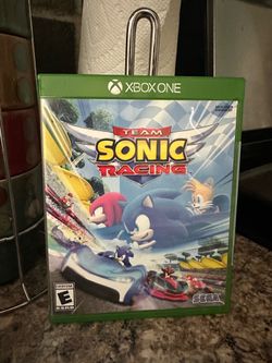 TEAM SONIC RACING ( X BOX  ONE) BRAND NEW NEVER BEEN OPENED