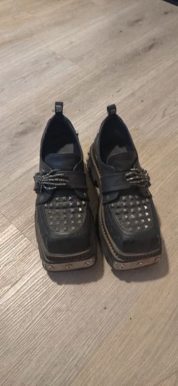 Size 11 women’s Demonias