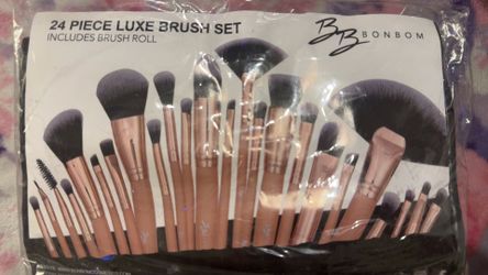 Makeup brushes