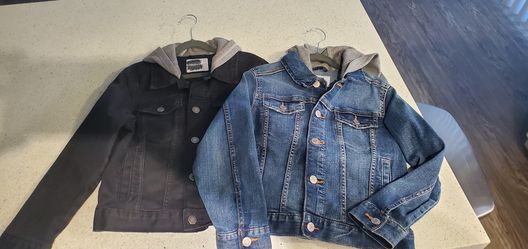 Boys Jean jackets sz medium 8 old navy